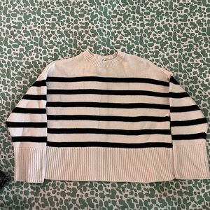 GAP Black and Cream Striped Women's Sweater